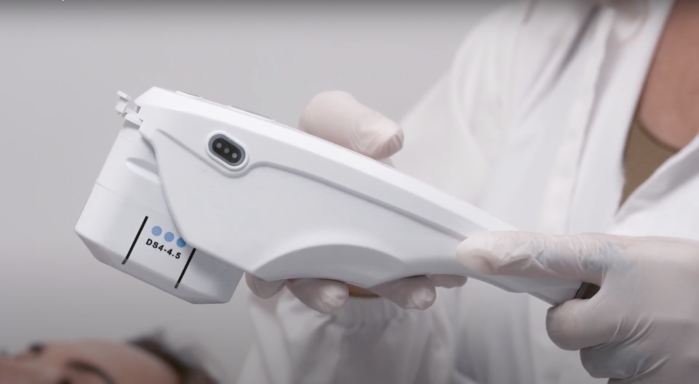 Manipolo-Hifu-ultrasuoni-focalizzati-Biomed-Group manipolo hifu ultrasuoni focalizzati alta intensità